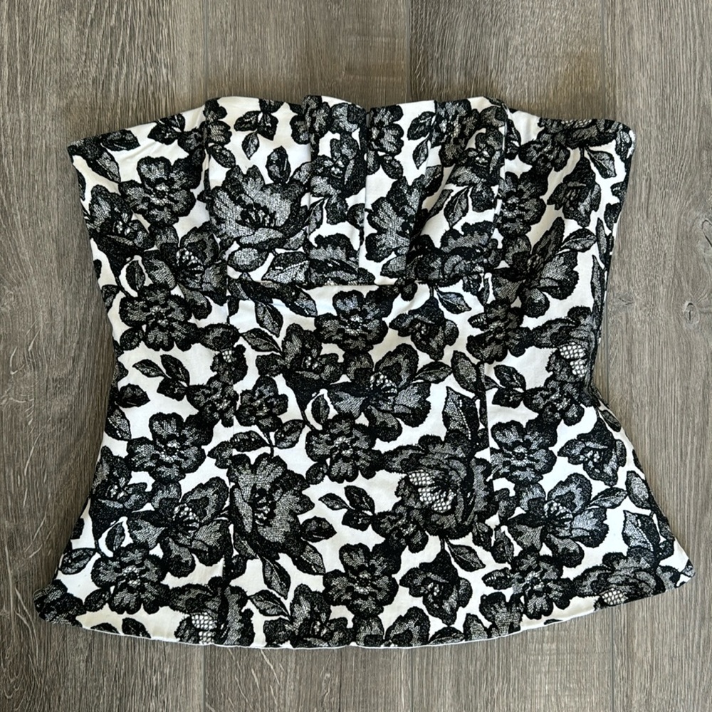 🆕 White House Black Market Floral Feminine Blouse